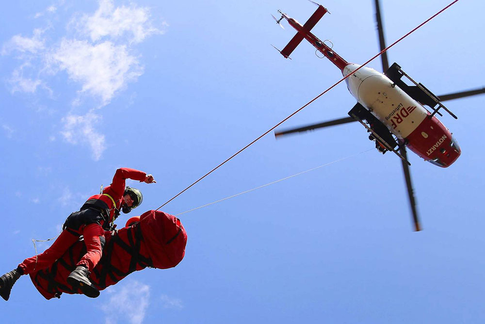 Soccorso Aereo con Eliambulanza Napoli